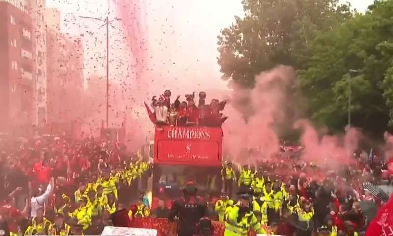 Comment le Liverpool FC a réagi à un accident de voiture de parade