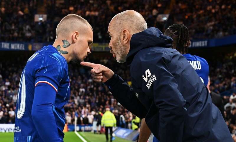 Enzo Maresca répond alors que la star de Chelsea Myhailo Mudryk arrive pour la finale de la ligue de conférence