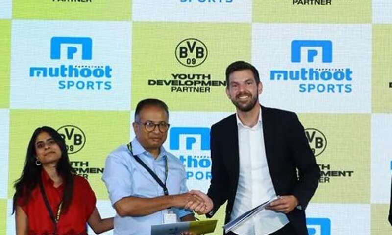 Muthoot signe du protocole d'accord avec le Borussia Dortmund pour le développement du football au Kerala