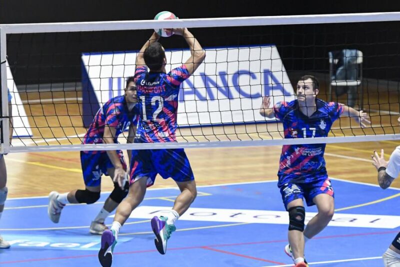 Le conquéteur se termine troisième et sera mesuré à Unicaja Costa Almería dans les qualifications