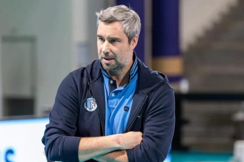 Hubert Henno, nouvel entraîneur de volleyball masculin