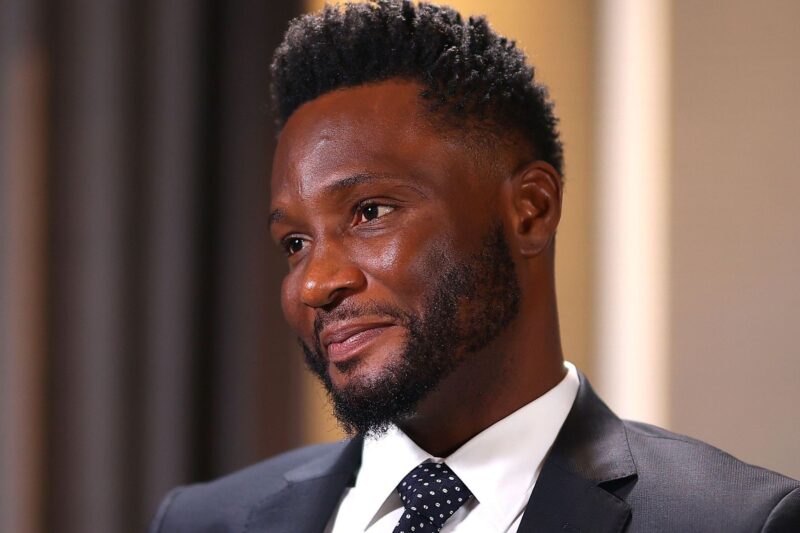 John Obi Mikel explique le choix de Chelsea contre Manchester United malgré l'accord «pré-contrat» et Sir Alex Ferguson parle
