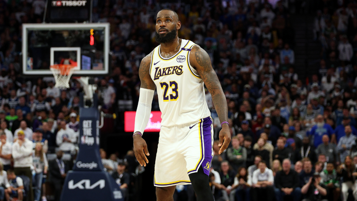 Les options de contrat de LeBron James ont expliqué: La star des Lakers peut rester en place pour 52,6 millions de dollars, mais le fera-t-il?