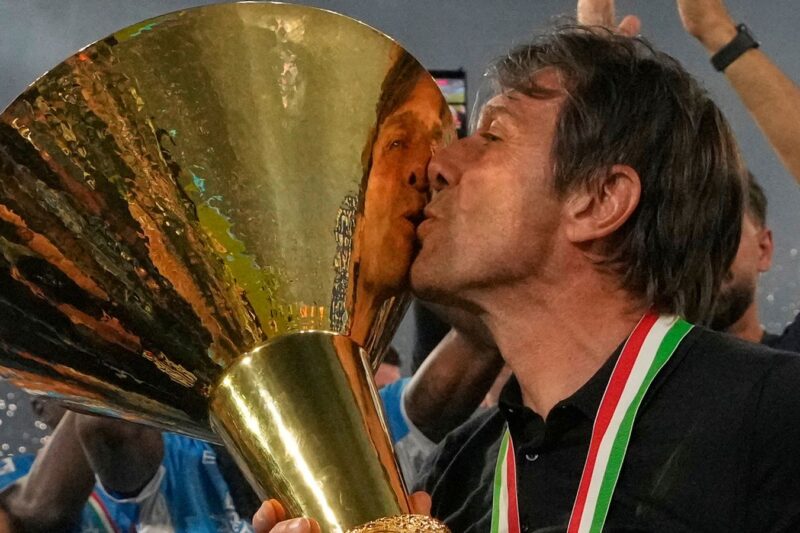 L'avenir de Conte en tant que patron de Napoli n'a pas résolu après une réunion de trois heures