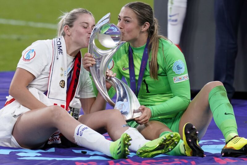 Mary Earps se retire d'Angleterre: comment le gardien de but est devenu le héros de lionne et a célébré le trésor national | Nouvelles de football