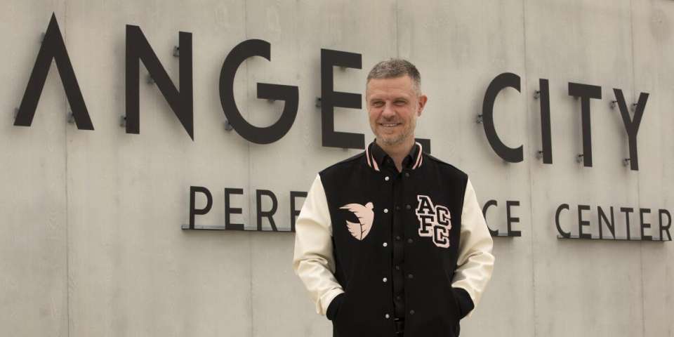 L'entraîneur de New Angel City, Alex Straus, considère la communication comme la clé de la construction de la culture gagnante
