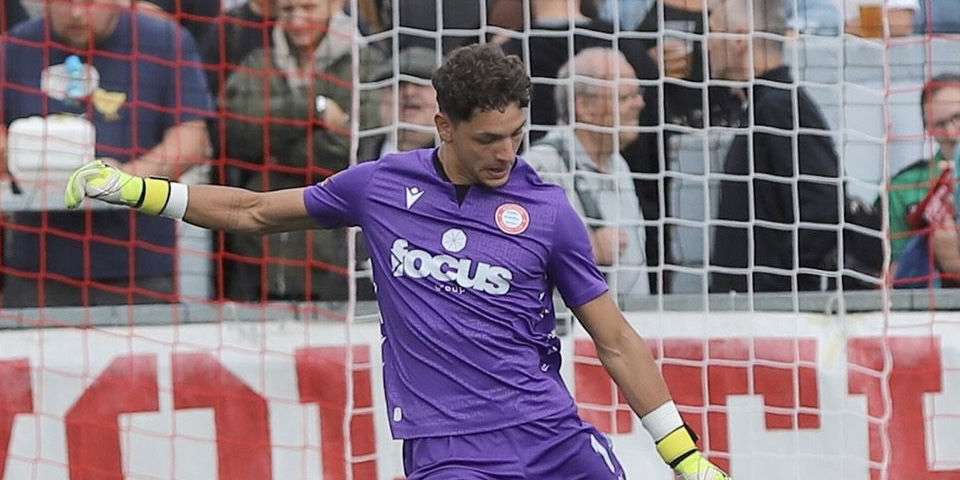 Le gardien Rees rejoint les Hillians