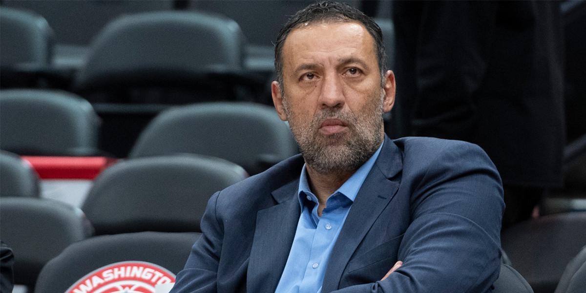 Vlade Divac, a fonctionné après avoir cassé la hanche dans un accident de moto