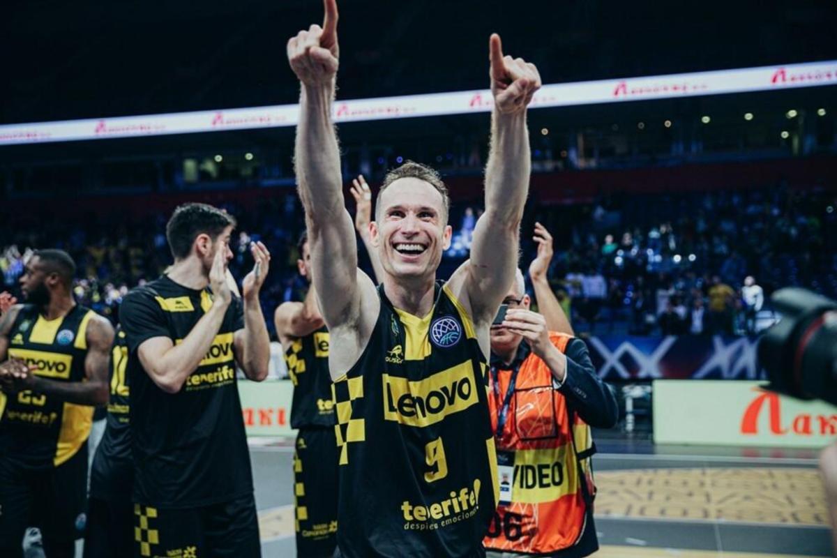 Marcelinho, Baja de la dernière minute pour El Second Party contre Joventut