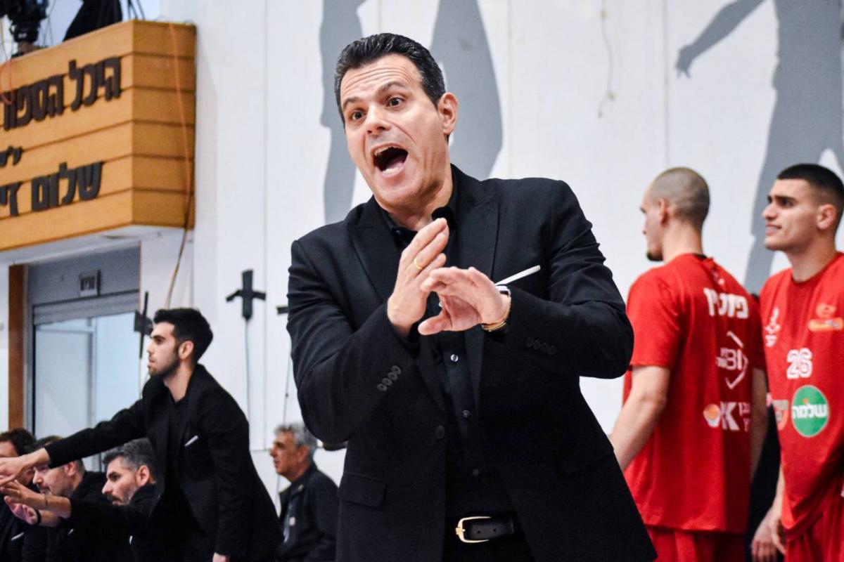 Les missiles iraniens ont un impact sur le bâtiment où Dimitris Itoudis réside à Tel Aviv