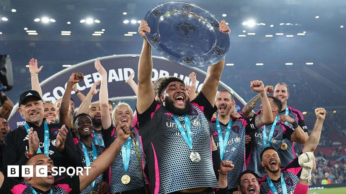 Aide au football: Big Zuu et Carlos Tevez aident le monde Xi à la victoire à 15 millions de livres sterling pour l'UNICEF
