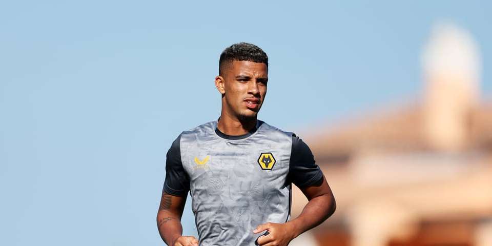 Les Wolves Strike Transfer Exit Accord avec la Ligue One Club alors que l'attaquant de 1 million de livres sterling obtient une récompense pour une forme finale