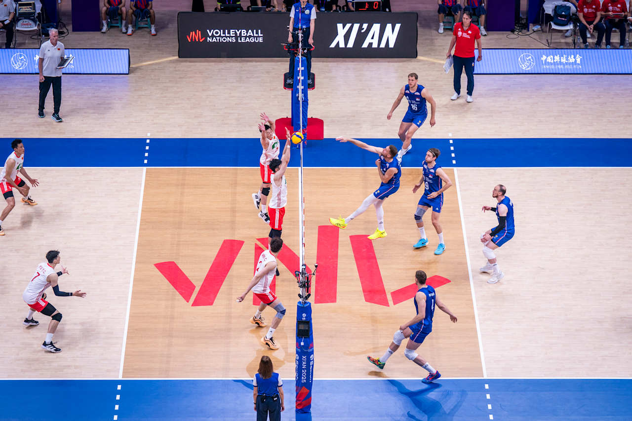 WorldOfvolley :: VNL M: La Chine balaie l'anniversaire de Heynen, la Slovénie brille à Rio