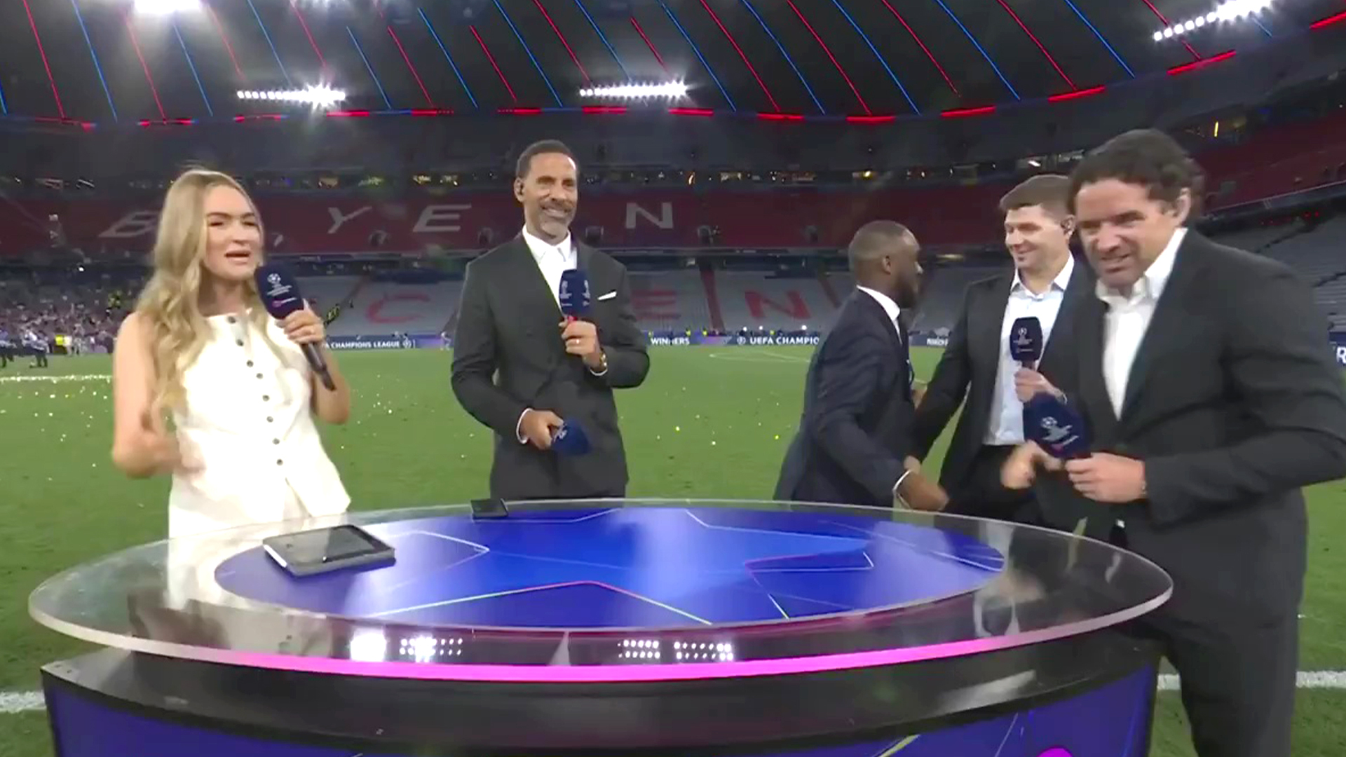 “ Nous allons prétendre que cela ne s'est pas produit '' – Laura Woods “ Pied '' par la Premier League Cult Hero, 51 ans, après la finale de la Ligue des champions