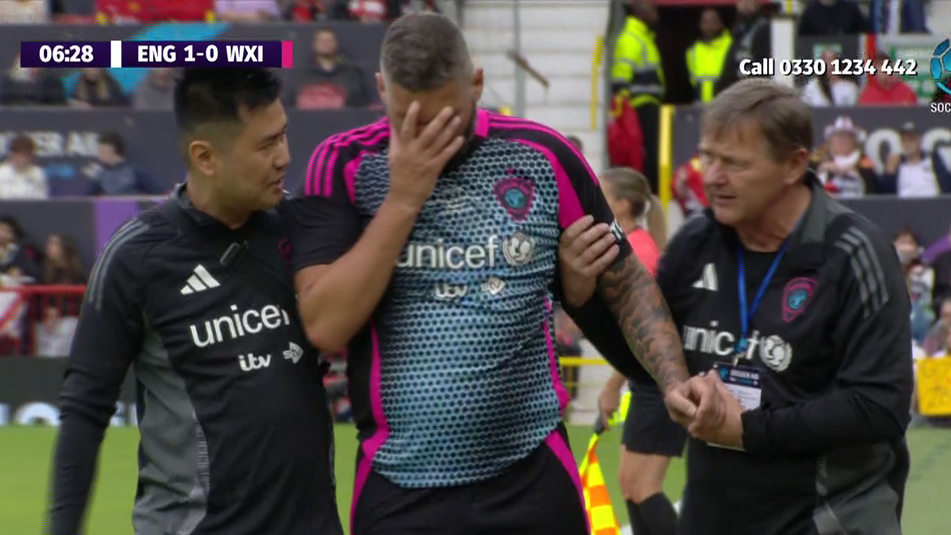 Tony Bellew a forcé 5 minutes à l'aide de football avec un problème d'aine désagréable et a aidé à faire du tunnel et a dit: «J'ai entendu que ça va»