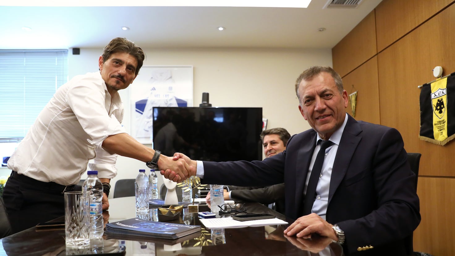 Giannakopoulos rencontre le ministre lors de la recherche et de la capture