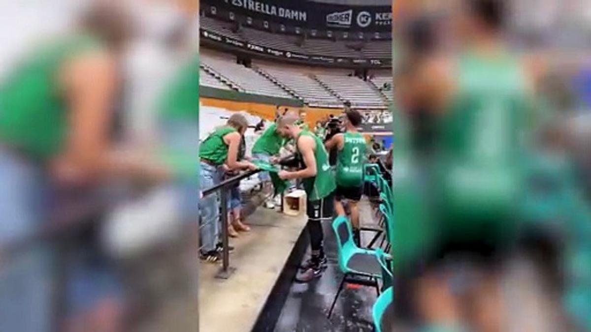 Pau Ribas se termine 20 ans de carrière et son ami Ricky Rubio ne voulait pas manquer les adieux