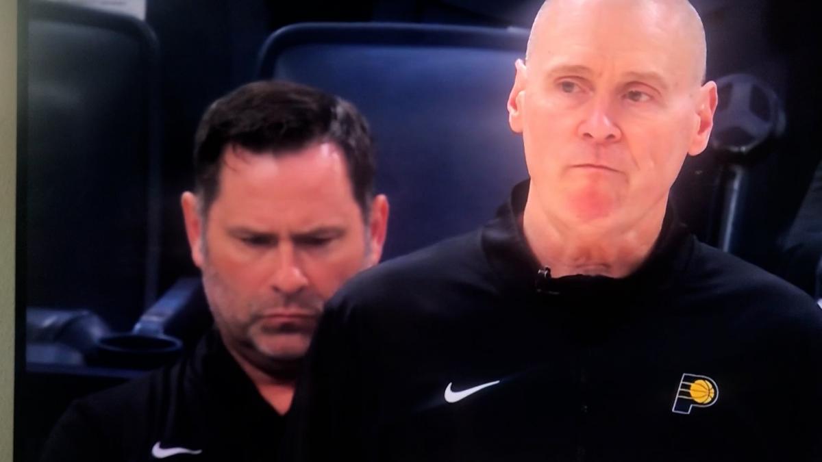 Pourquoi cracher tant pendant les matchs de l'entraîneur des Pacers?