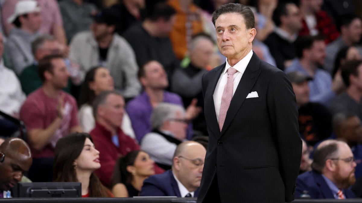 Rick Pitino «ne prendrait absolument pas» le travail d'entraîneur des Knicks, citant les attentes de la finale de New York ou des attentes