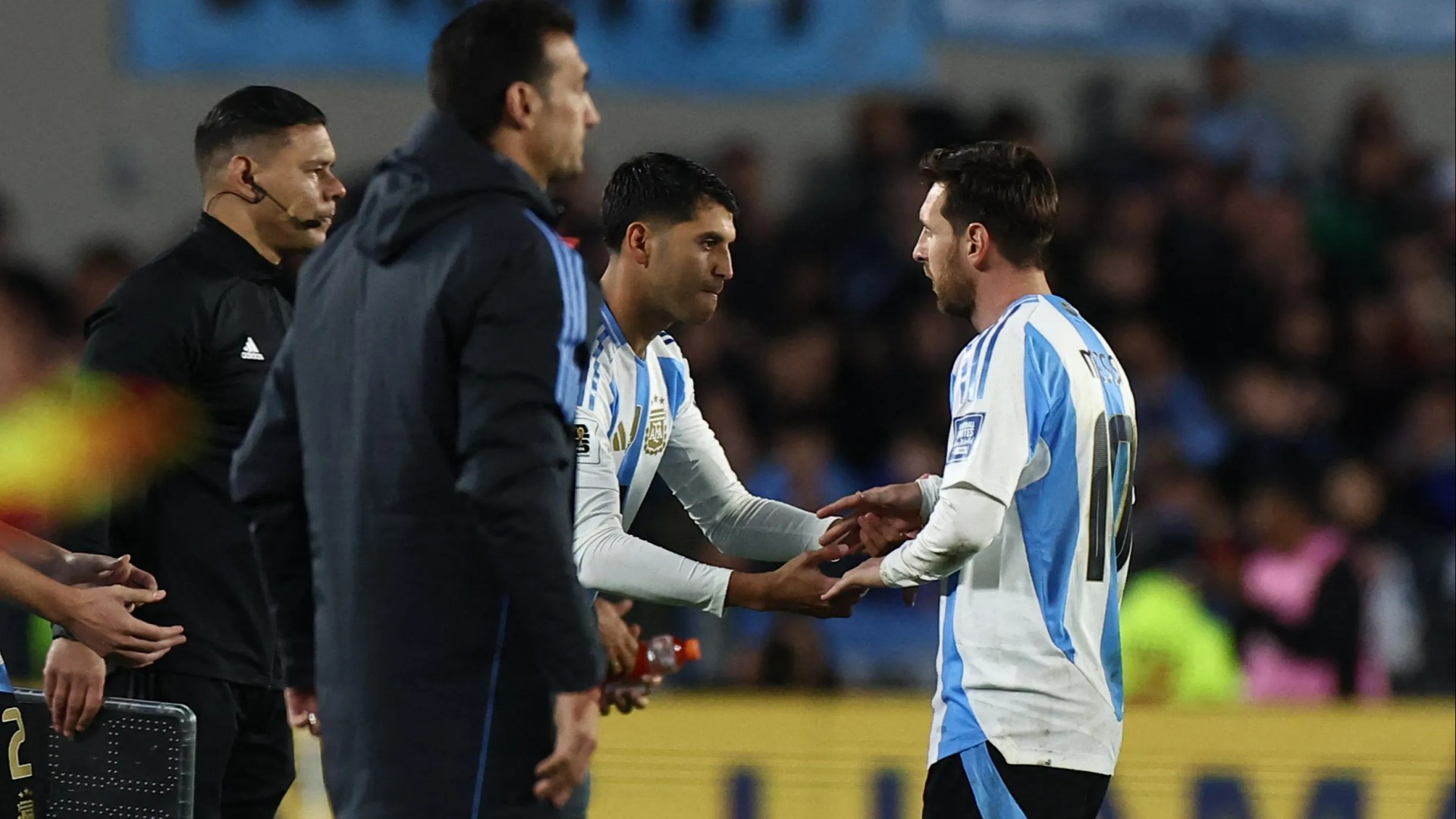 Le génie tactique Lionel Messi subsie lui-même pendant le choc de l'Argentine – et voit la décision reprendre immédiatement