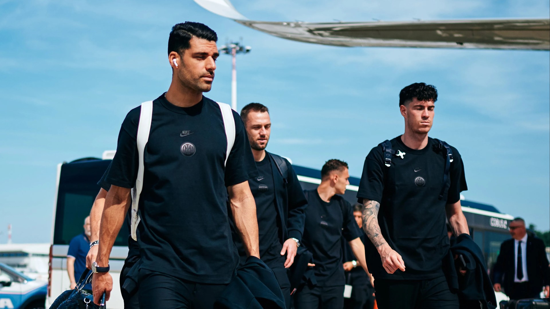 Le finaliste de la Ligue des champions bloqués en Iran avant la Coupe du monde du club alors que Nation est enfermé dans la bataille avec Israël