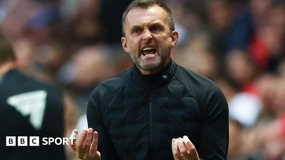 Nathan Jones: Charlton Athletic Boss signe un nouveau contrat de cinq ans