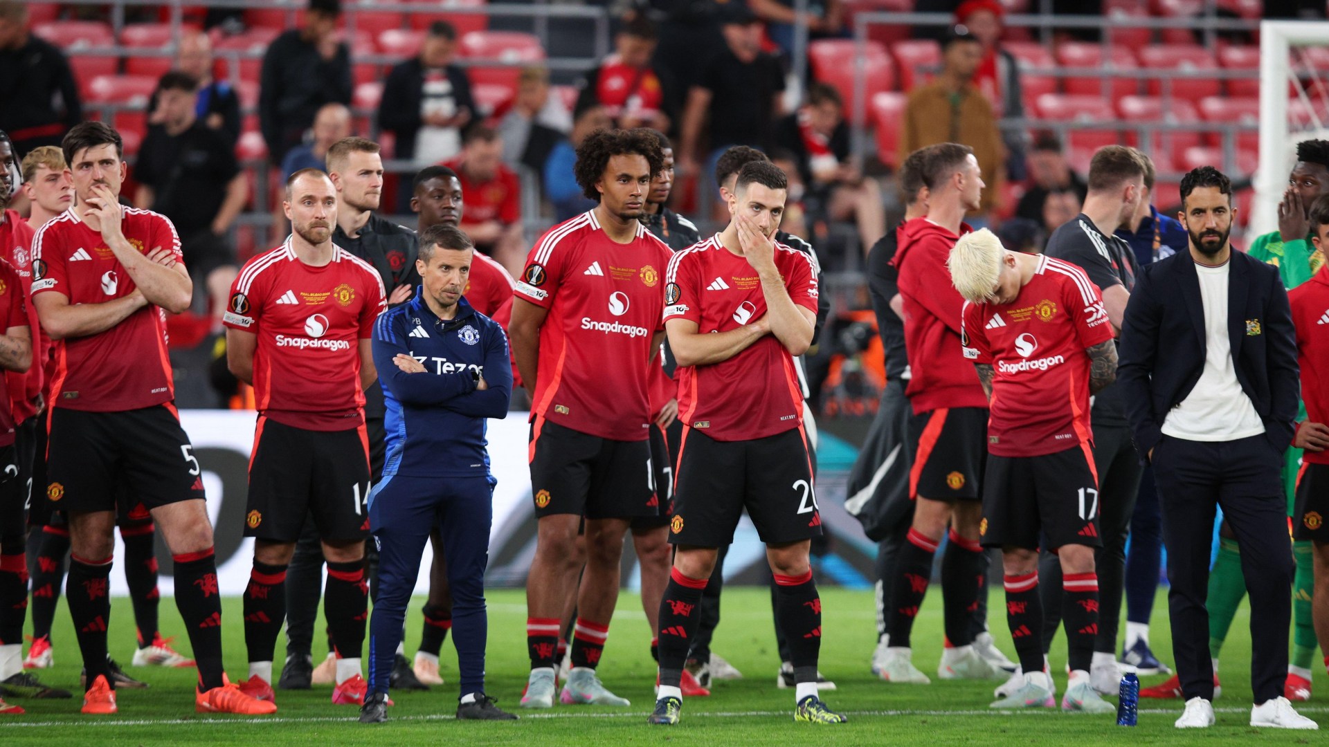L'équipe de l'homme UTD a regardé en Premier League malgré des chiffres d'observation en chute – alors que les rivaux se connectent pour les regarder perdre