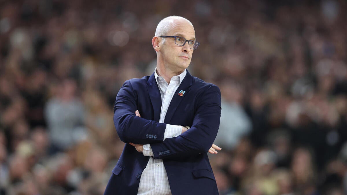 Dan Hurley d'UConn se balance de New York Knicks Question au milieu de la recherche pour remplacer Tom Thibodeau