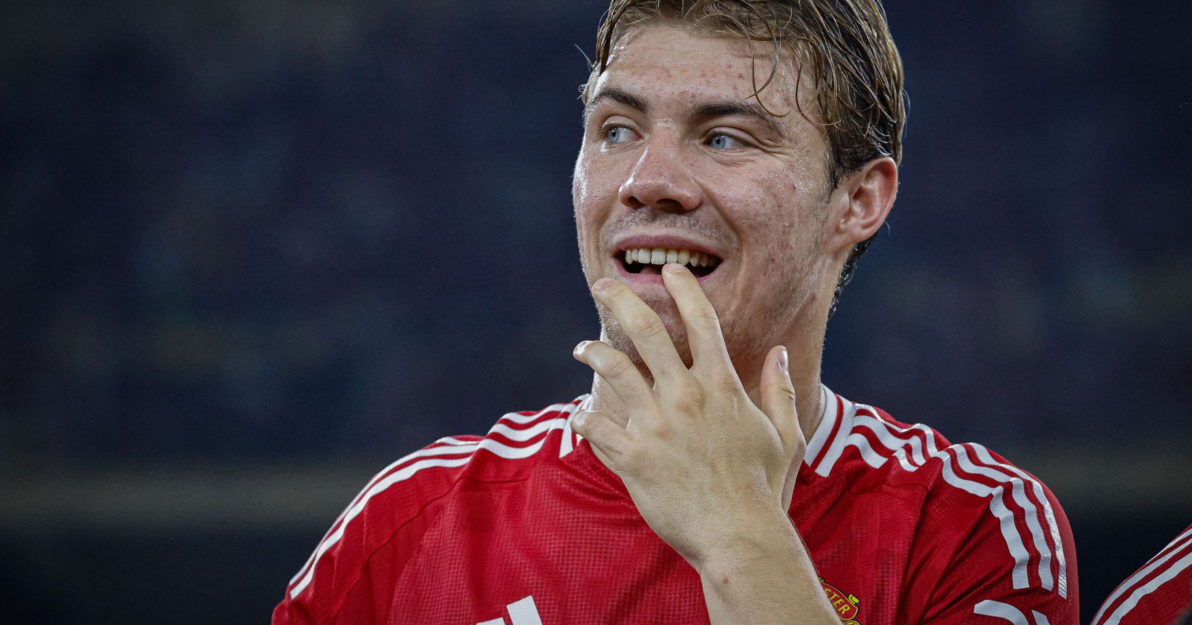 Rasmus Hojlund s'attend à ce que “ joue pour Manchester United 'la saison prochaine alors qu'il refroidisse la sortie de sortie -' J'ai un contrat jusqu'en 2030 ''