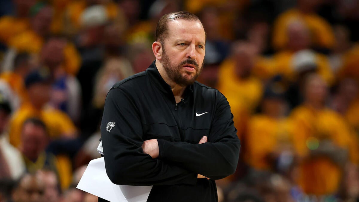 Knicks a licencié Tom Thibodeau après que la saisie des joueurs sonnait sur l'organisation, par rapport