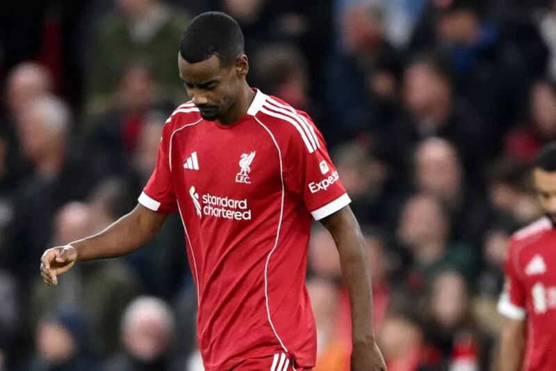 Arne Slot gets Liverpool gamble wrong as Alexander Isak pays price for transfer decision