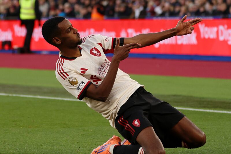 West Ham 0-2 Liverpool result – Alexander Isak nets first Premier League goal for Reds and Cody Gakpo also on target; Lucas Paqueta sent off for hosts