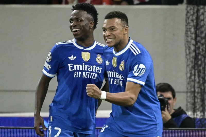 Champions LeagueWatch: Mbappe grabs lightning quick hat-trick – 'Arrived at the party'00:01:20|42 minutes ago