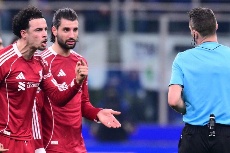 Curtis Jones makes Liverpool dressing room feelings on Arne Slot clear before more Mohamed Salah talks