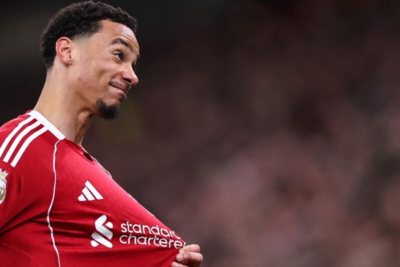 Arne Slot explains Hugo Ekitike substitution with Liverpool star chasing hat-trick