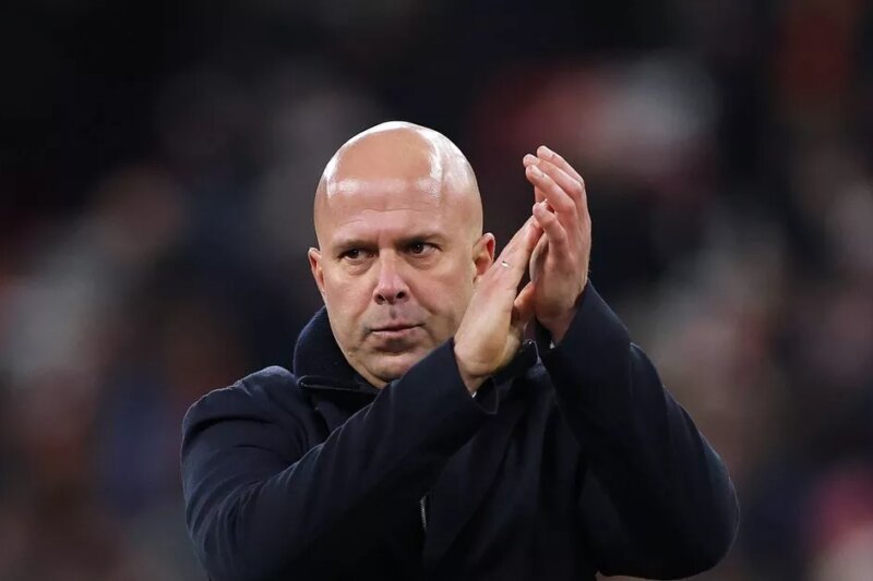 Arne Slot sent firm backing over job by former Liverpool man – ‘Tell the whole story’