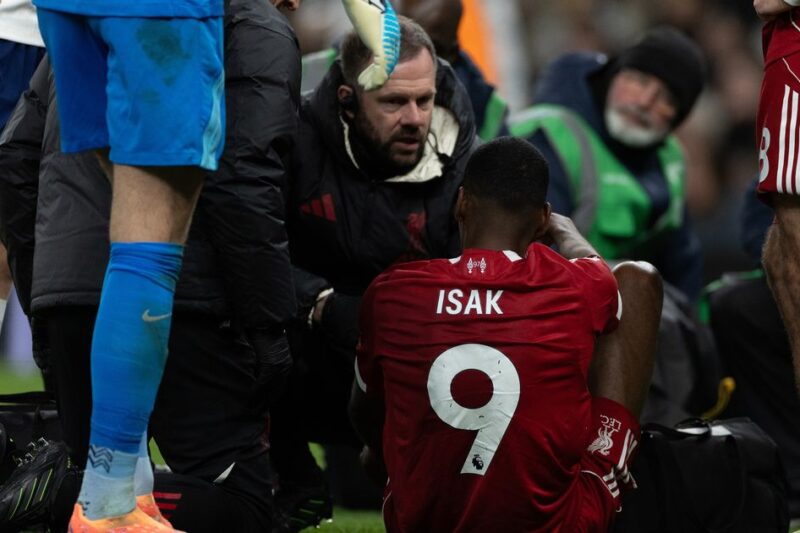 Alexander Isak injury is desperate and Liverpool now need two players in transfer window