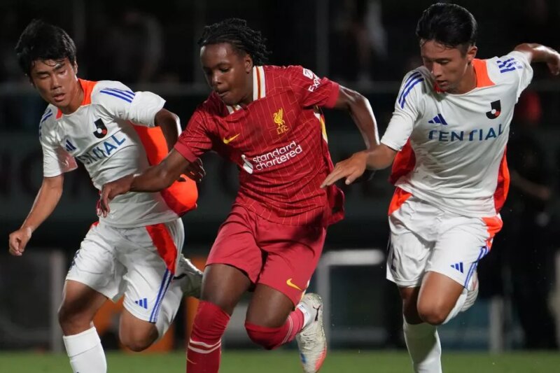 Liverpool player says farewell as transfer to Premier League rivals arranged