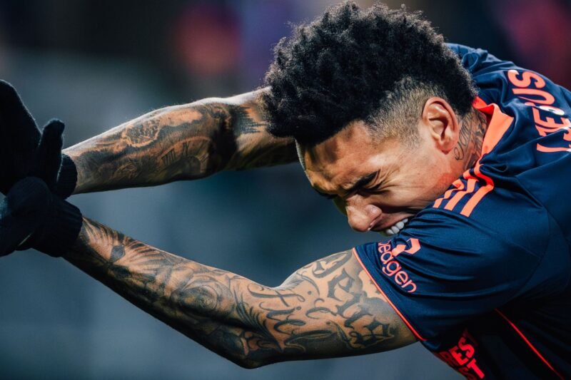 ‘Blood everywhere’, Roger Federer appearance and bizarre warm-ups – Europa League things you may have missed