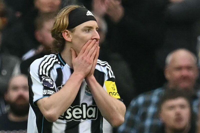 ‘Staggering’ VAR decision in Newcastle-Chelsea draw leaves Eddie Howe, Ally McCoist baffled – ‘It’s a clear penalty’