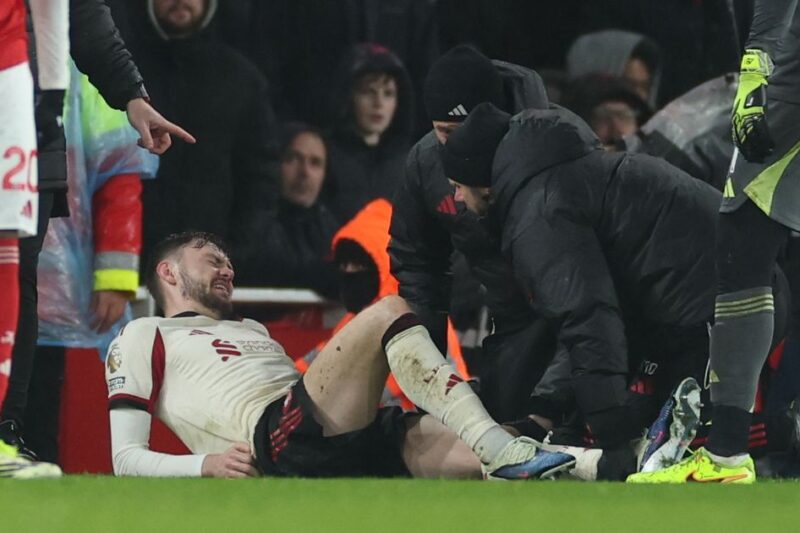 Arne Slot offers Gabriel Martinelli theory as Conor Bradley leaves Emirates Stadium on crutches