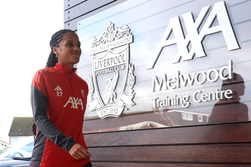 Signing-day photos: Aurélie Csillag joins LFC Women