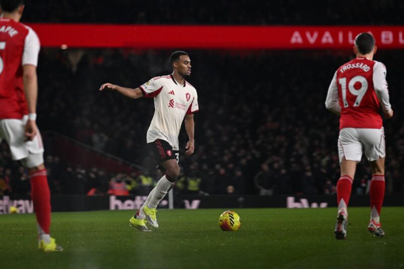 In photos: Liverpool and Arsenal play out draw in the London rain