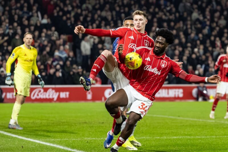 Sean Dyche says ‘you might as well cancel football’ if Arsenal had been given late penalty as Martin Keown and Steven Gerrard clash over decision