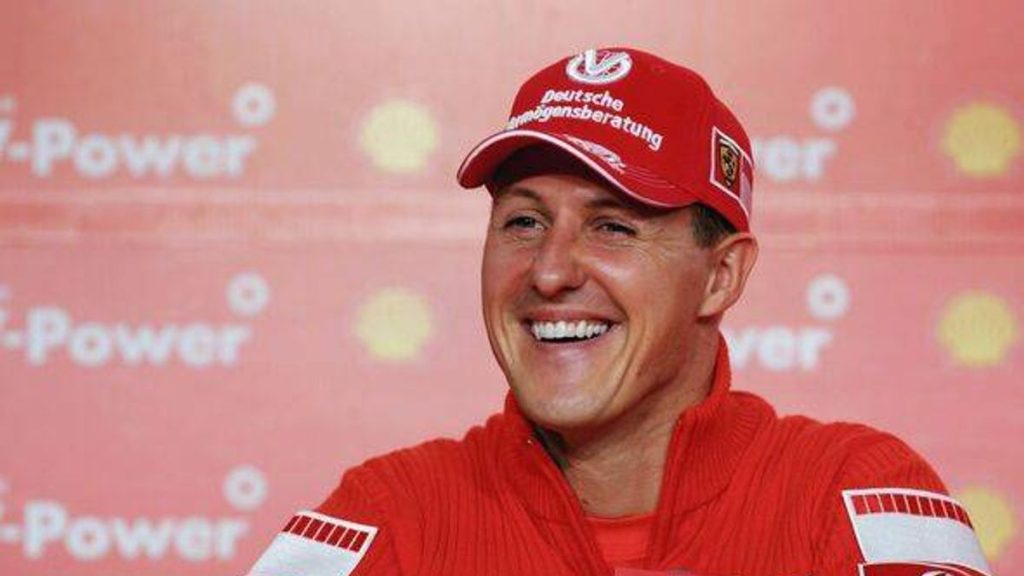 0_Michael-Schumacher-smiling-at-F1-press-conference.jpg