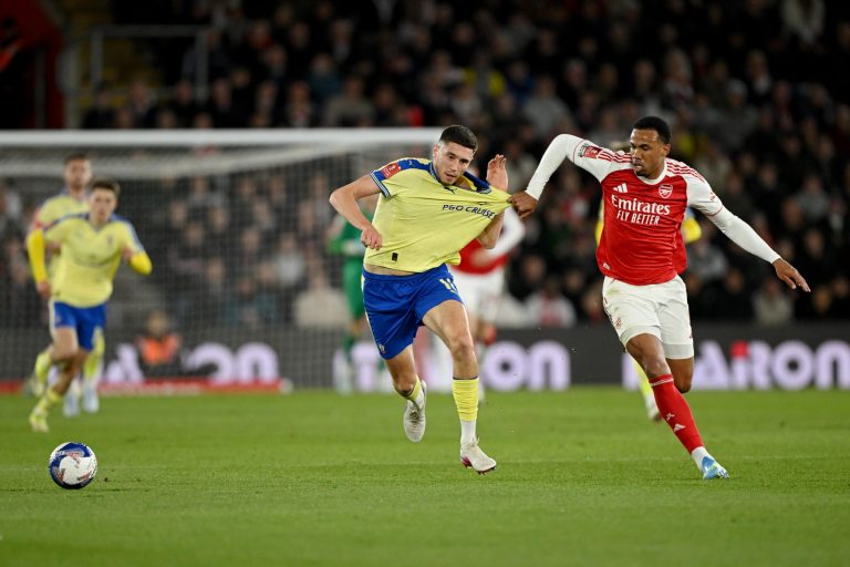 Arsenal-boss-Arteta-gives-worrying-update-on-Gabriel-injury-scaled.jpg